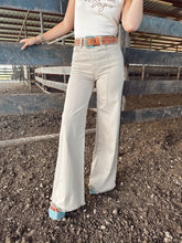 Load image into Gallery viewer, The Crawford Jeans in Khaki
