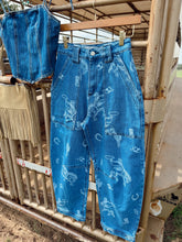 Load image into Gallery viewer, The Western Print Barrel Jeans
