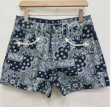 Load image into Gallery viewer, The Bandana Print Denim Shorts
