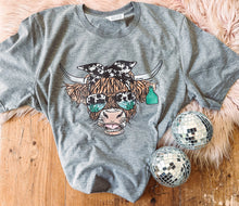 Load image into Gallery viewer, Sunglass Highlander - Graphic Top
