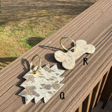 Load image into Gallery viewer, Genuine Hair-On-Hide Keychain – Single-Sided Cowhide Shapes
