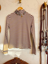 Load image into Gallery viewer, The Turner Top in Brown &amp; White
