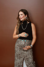 Load image into Gallery viewer, The Bedford Top in Black MEDIUM
