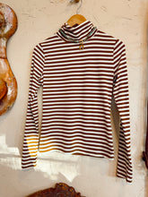 Load image into Gallery viewer, The Turner Top in Brown &amp; White
