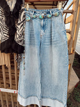 Load image into Gallery viewer, The Tustin Wide Leg Jeans
