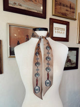 Load image into Gallery viewer, The Flagstaff Twilly in Tan
