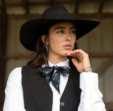 Load image into Gallery viewer, The Buckstitch Twilly in Black

