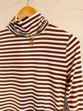 Load image into Gallery viewer, The Turner Top in Brown &amp; White
