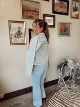 Load image into Gallery viewer, The Fiona Jeans in Light Wash
