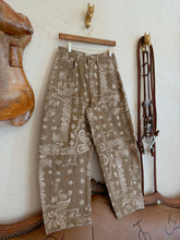 Load image into Gallery viewer, The Dun Paisley Barrel Jeans
