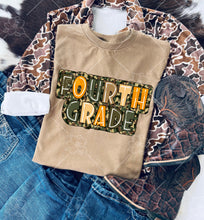 Load image into Gallery viewer, Camo BTS- Youth
