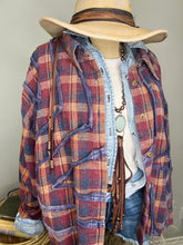 Load image into Gallery viewer, Flannel Cropped Star
