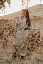 Load image into Gallery viewer, Holly Rose Sweater
