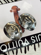 Load image into Gallery viewer, The Hat Salt &amp; Pepper Shakers
