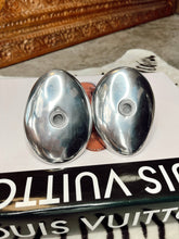 Load image into Gallery viewer, The Hat Salt &amp; Pepper Shakers
