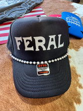 Load image into Gallery viewer, Faux Pearl Trucker Hat Chain
