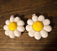 Load image into Gallery viewer, Daisy Clickers
