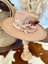 Load image into Gallery viewer, Sheridan Rancher
