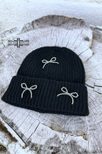 Load image into Gallery viewer, DS Bowtiful Beanie
