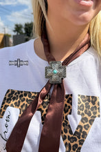 Load image into Gallery viewer, DS Crossroads Scarf Slide
