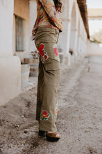 Load image into Gallery viewer, Rancho De Floras Pant
