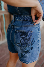 Load image into Gallery viewer, Camarillo Classic Shorts
