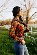 Load image into Gallery viewer, Horses &amp; Horseshoes Button Up
