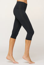 Load image into Gallery viewer, Solid Black Goddess Capri
