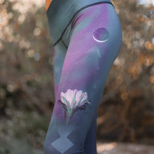 Load image into Gallery viewer, Lotus Moon Hot Pant ♡
