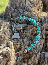Load image into Gallery viewer, Authentic Turquoise Chips Chain Bracelet
