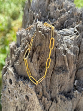 Load image into Gallery viewer, Gold Paperclip Bracelet
