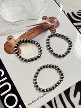 Load image into Gallery viewer, The Stretchy Navajo Pearl Bracelet
