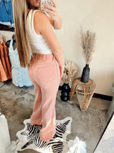 Load image into Gallery viewer, The Wrangler Wanderer 622 Rose Flares
