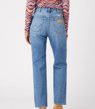 Load image into Gallery viewer, Wrangler Wild West 603 Patty Jeans- 28
