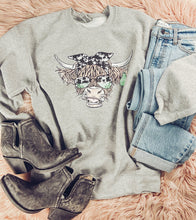Load image into Gallery viewer, Sunglass Highlander - Graphic Top
