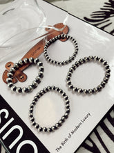 Load image into Gallery viewer, The Stretchy Navajo Pearl Bracelet
