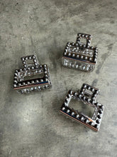 Load image into Gallery viewer, Mini Square Faux Pearl Claw Hair Clip
