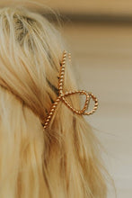 Load image into Gallery viewer, Twisted Rope Claw Hair Clip
