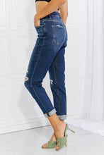 Load image into Gallery viewer, Vervet by Flying Monkey Full Size Distressed Cropped Jeans with Pockets
