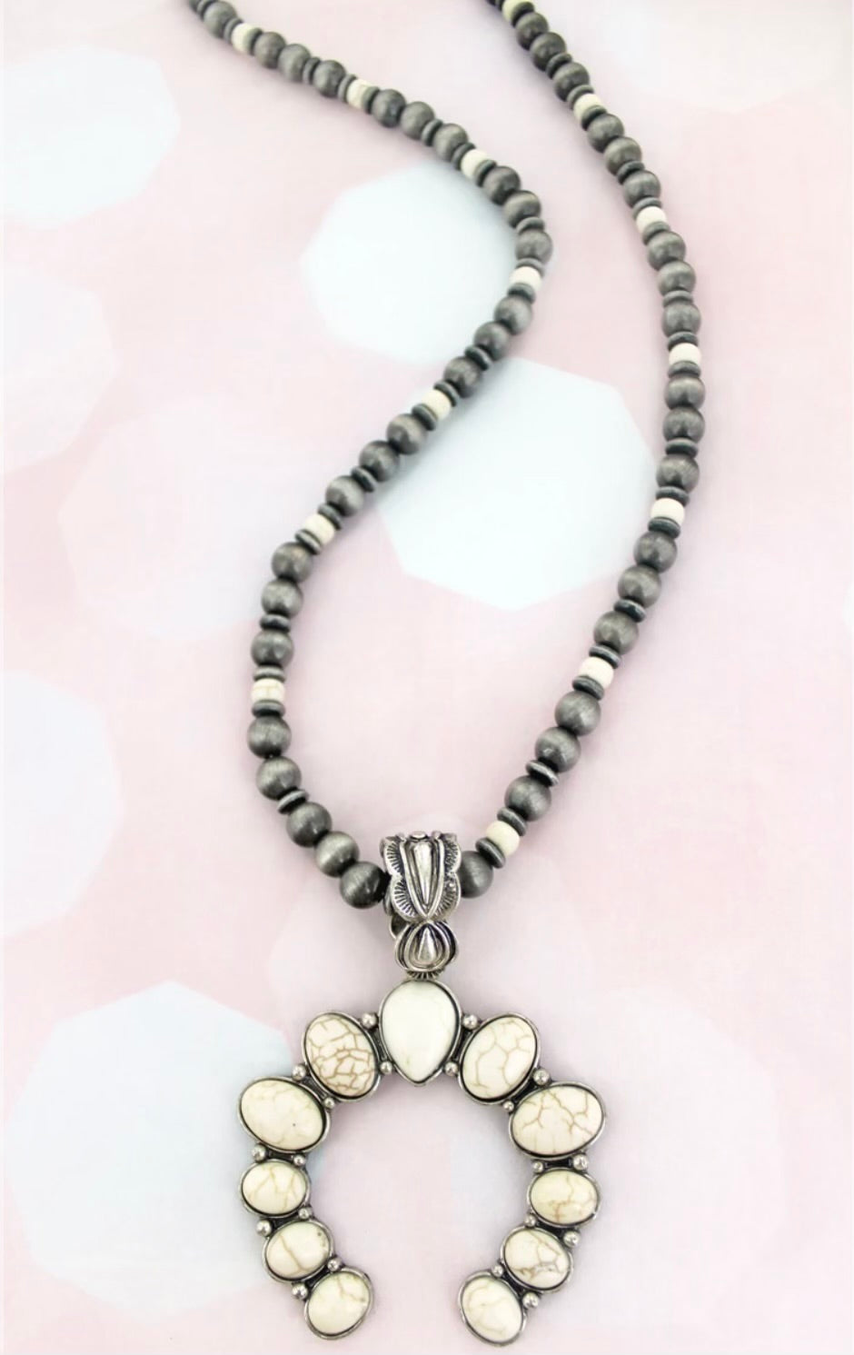 White Rockvale Naja Silver Pearl Necklace