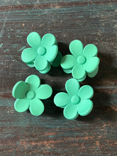 Load image into Gallery viewer, Small Flower Clips
