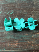 Load image into Gallery viewer, Small Flower Clips
