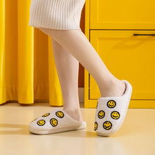 Load image into Gallery viewer, Melody Smiley Face Slippers
