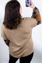 Load image into Gallery viewer, Plus Size Leopard Exposed Seam V-Neck Blouse
