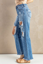 Load image into Gallery viewer, Frayed Hem Distressed Jeans with Pockets
